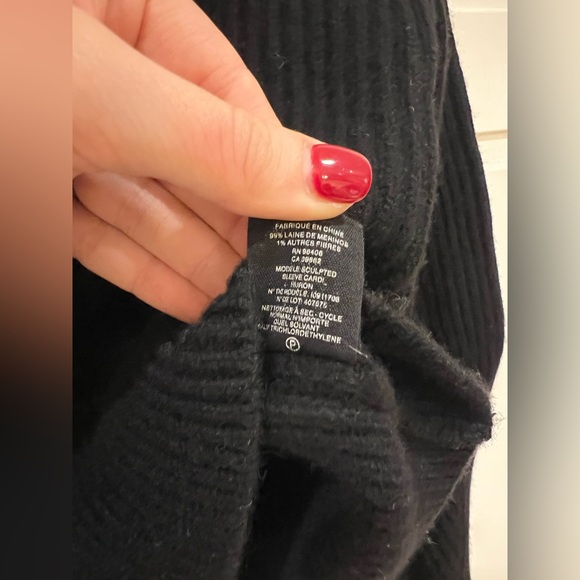 EUC Theory the Sculpted Sleeve Cable Thick Knit Cardigan Sweater - Picture 6 of 7